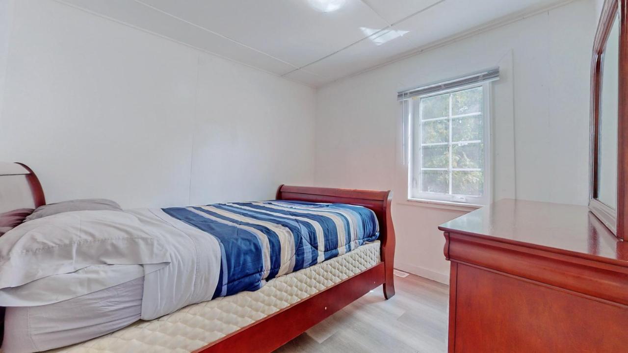 Main Beach River Retreat - Wasaga Beach 1 - Main Strip - 93 Mosley St Ngoại thất bức ảnh